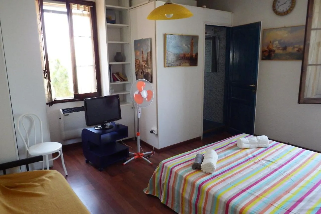 Holiday No Stress Bayview Apartment Venice 0*,